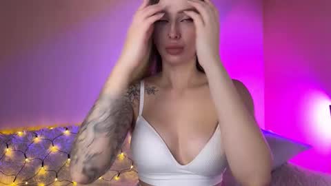 Ella online show from October 14, 2025, 10:16 am