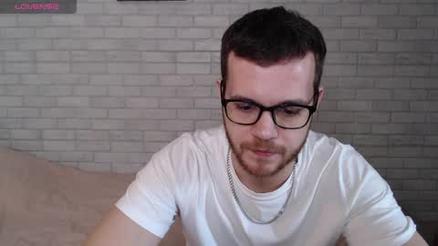 Snapshot of electric_smile chatting on April 27, 2026, 12:14 pm Alex online show from April 27, 2026, 12:14 pm