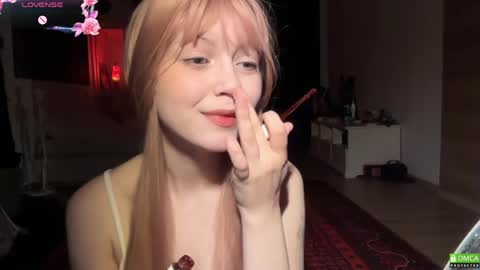 Snapshot of electric_woman chatting on April 19, 2026, 6:10 pm Aleksa online show from April 19, 2026, 6:10 pm
