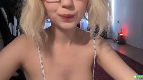 Snapshot of electric_woman chatting on July 16, 2026, 2:23 pm Aleksa online show from July 16, 2026, 2:23 pm