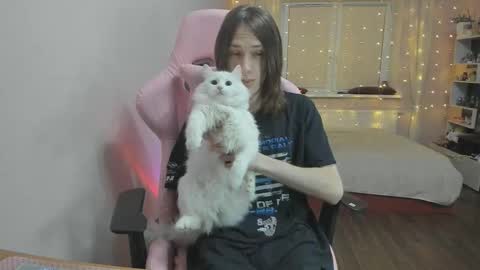 eleganc3 online show from February 2, 2026, 6:28 pm