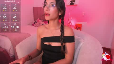 Snapshot of elegant_rouse chatting on April 13, 2026, 1:44 am Rouse online show from April 13, 2026, 1:44 am