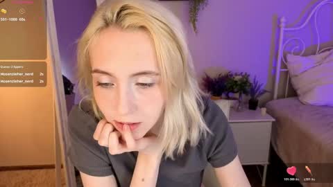 Snapshot of elen__moore chatting on May 5, 2026, 5:26 am Elen online show from May 5, 2026, 5:26 am