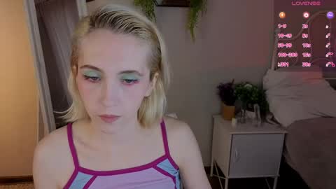 Snapshot of elen__moore chatting on May 21, 2026, 6:09 am Elen online show from May 21, 2026, 6:09 am