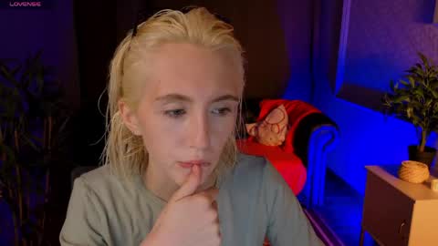 Snapshot of elen__moore chatting on May 31, 2026, 8:21 am Elen online show from May 31, 2026, 8:21 am