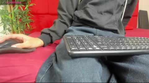 Snapshot of elena_and_derek chatting on December 30, 2024, 2:09 am Elena Derek online show from December 30, 2024, 2:09 am