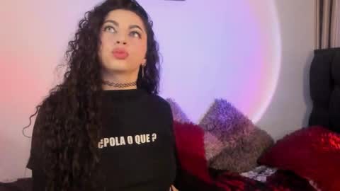 Elena  online show from December 17, 2025, 3:23 am