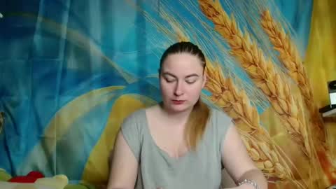 Snapshot of elena_maeer chatting on May 5, 2026, 7:38 am Elena online show from May 5, 2026, 7:38 am