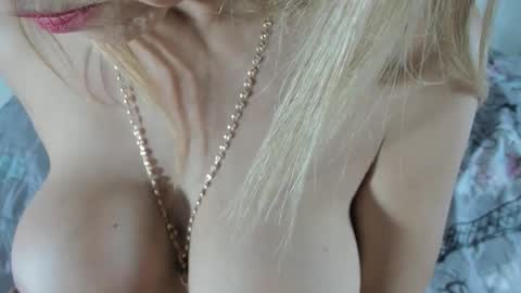 Elena online show from February 8, 2026, 9:18 pm