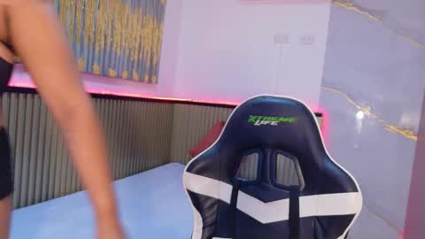 elena_wolff online show from November 4, 2025, 12:15 pm