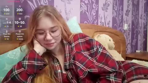 Snapshot of elenacastellani chatting on February 9, 2026, 3:43 am Mia online show from February 9, 2026, 3:43 am