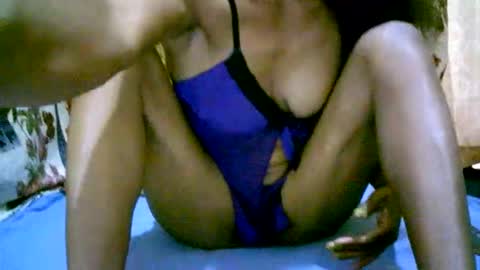 elenah013 online show from November 15, 2025, 5:27 am