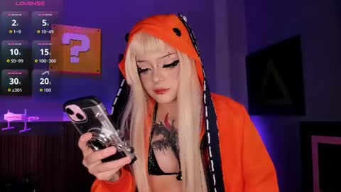 Snapshot of elettra_roux chatting on June 27, 2026, 11:32 pm ELETTRA online show from June 27, 2026, 11:32 pm