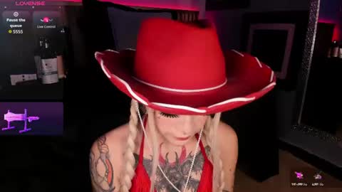 Snapshot of elettra_roux chatting on July 4, 2026, 2:07 am ELETTRA online show from July 4, 2026, 2:07 am