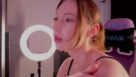 Snapshot of elfiecollins chatting on April 19, 2026, 11:20 am Elfie online show from April 19, 2026, 11:20 am