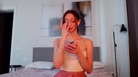 Snapshot of elfiecollins chatting on July 14, 2026, 10:21 am Elfie online show from July 14, 2026, 10:21 am