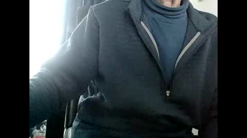 elfyonee online show from January 21, 2025, 3:43 pm