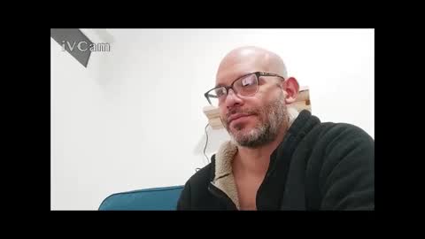 Snapshot of elgrande85 chatting on March 3, 2025, 8:54 pm elgrande85 online show from March 3, 2025, 8:54 pm