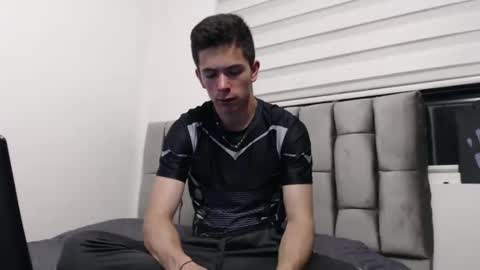 Snapshot of elian_tg chatting on March 3, 2025, 12:04 am Elian online show from March 3, 2025, 12:04 am