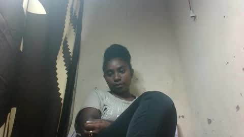 Snapshot of eliannee chatting on December 13, 2025, 7:53 pm eliannee online show from December 13, 2025, 7:53 pm