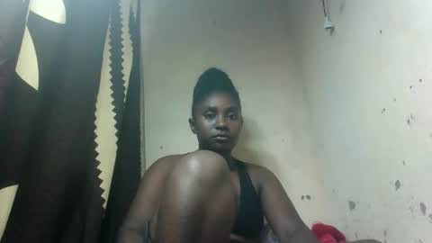 Snapshot of eliannee chatting on December 14, 2025, 8:46 pm eliannee online show from December 14, 2025, 8:46 pm