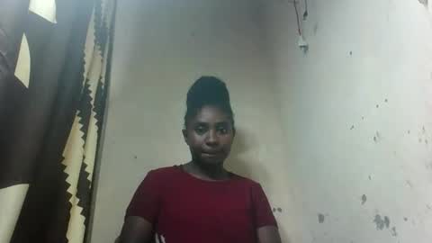 Snapshot of eliannee chatting on December 15, 2025, 9:24 am eliannee online show from December 15, 2025, 9:24 am