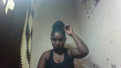 Snapshot of eliannee chatting on December 16, 2025, 11:26 am eliannee online show from December 16, 2025, 11:26 am