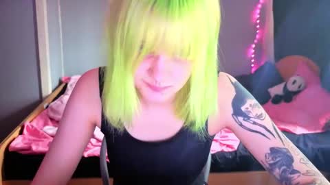 Snapshot of elieiza_xo chatting on April 25, 2026, 10:07 am elieiza_xo online show from April 25, 2026, 10:07 am