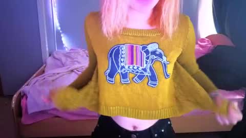 Snapshot of elieiza_xo chatting on May 6, 2026, 9:25 am elieiza_xo online show from May 6, 2026, 9:25 am