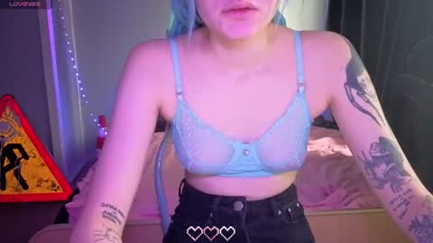 elieiza_xo online show from July 21, 2026, 9:11 am