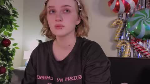 Ellie online show from December 17, 2025, 5:24 am