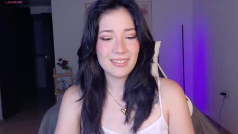 eliiih_ online show from October 23, 2025, 3:39 am