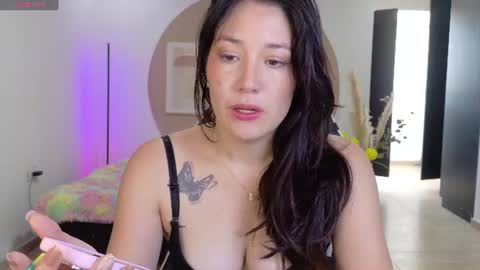 Snapshot of eliiih_ chatting on June 10, 2026, 6:07 pm eliiih_ online show from June 10, 2026, 6:07 pm