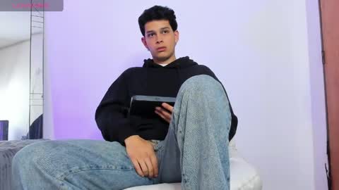 elijah_stoone online show from April 16, 2026, 1:12 pm