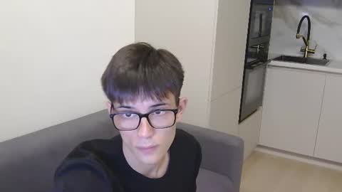 Snapshot of elijahtarlet chatting on July 31, 2026, 4:39 pm Eligah Ilya online show from July 31, 2026, 4:39 pm