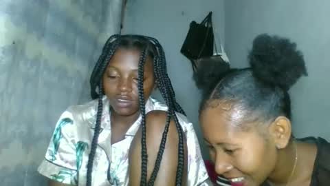 elina981 online show from February 3, 2026, 6:22 am