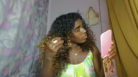 Snapshot of elina981 chatting on April 27, 2026, 10:19 pm elina981 online show from April 27, 2026, 10:19 pm