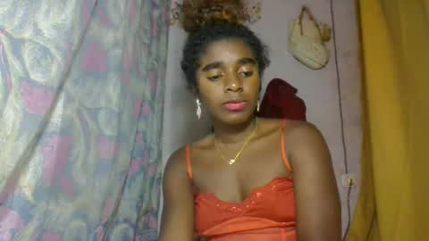 Snapshot of elina981 chatting on May 1, 2026, 1:05 pm elina981 online show from May 1, 2026, 1:05 pm