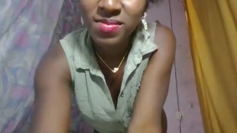 Snapshot of elina981 chatting on May 3, 2026, 8:53 am elina981 online show from May 3, 2026, 8:53 am