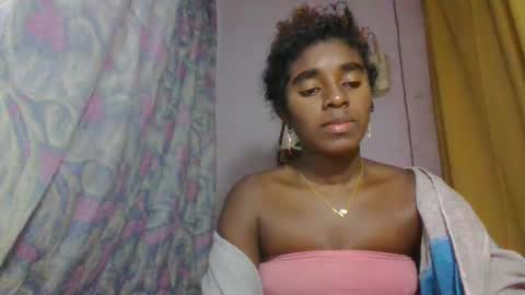 Snapshot of elina981 chatting on May 10, 2026, 8:19 am elina981 online show from May 10, 2026, 8:19 am