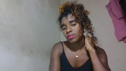 Snapshot of elina981 chatting on May 18, 2026, 7:58 am elina981 online show from May 18, 2026, 7:58 am