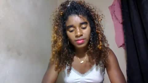 Snapshot of elina981 chatting on May 19, 2026, 9:26 am elina981 online show from May 19, 2026, 9:26 am