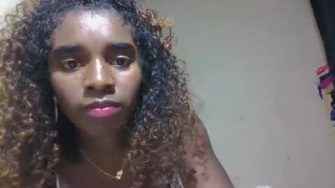 Snapshot of elina981 chatting on May 21, 2026, 8:49 pm elina981 online show from May 21, 2026, 8:49 pm