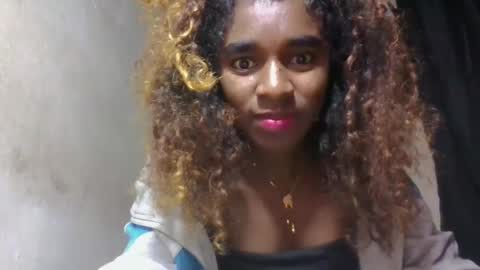 Snapshot of elina981 chatting on May 25, 2026, 12:16 am elina981 online show from May 25, 2026, 12:16 am