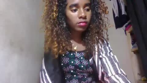 Snapshot of elina981 chatting on May 27, 2026, 3:47 am elina981 online show from May 27, 2026, 3:47 am