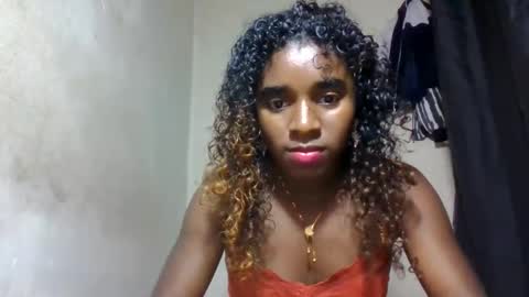 Snapshot of elina981 chatting on June 3, 2026, 10:29 am elina981 online show from June 3, 2026, 10:29 am