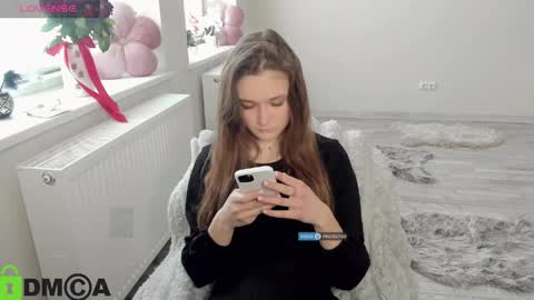 elina_x online show from April 21, 2026, 7:47 am