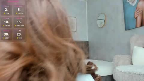 Snapshot of elinamoon_ chatting on April 23, 2026, 7:52 am Elina online show from April 23, 2026, 7:52 am