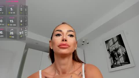 Elina online show from July 20, 2026, 10:39 am