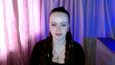 ElinaStar online show from June 18, 2026, 7:52 am